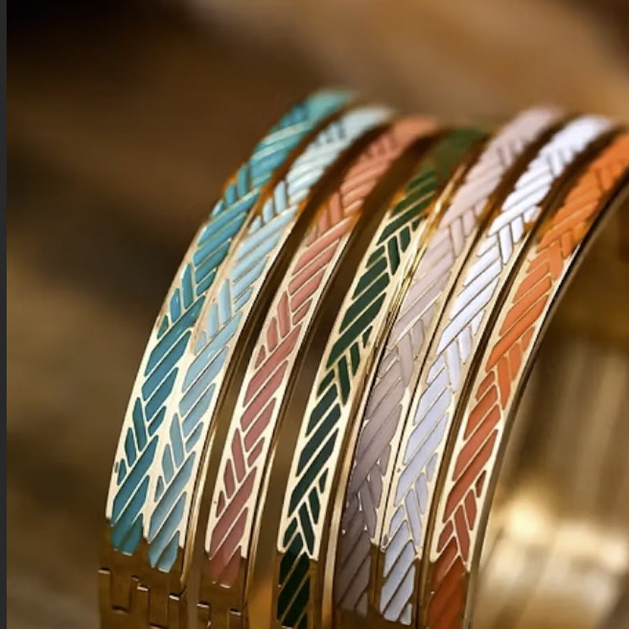 Résultat de pose de résine colorée sur des bracelets