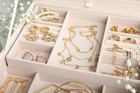 Allergie aux bijoux fantaisie : causes et solutions simples