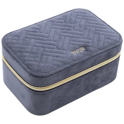 Image de la boîte à bijoux bleue rectangulaire fermée